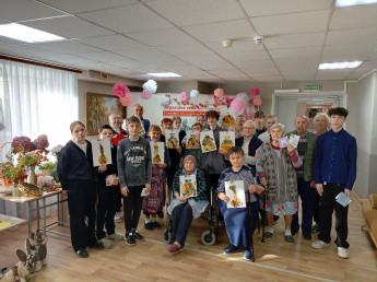 Сердечно поздравляем с Днем пожилого человека!